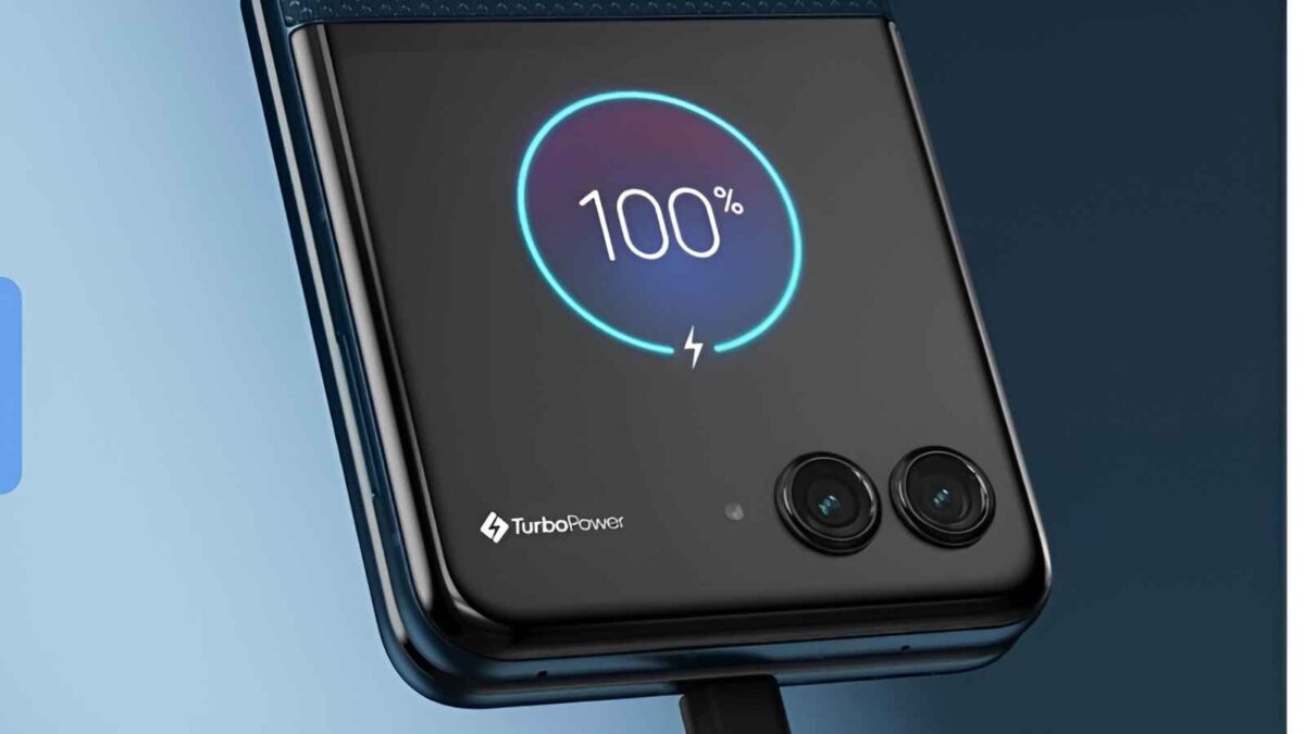 Motorola razr 60 battery and 30W fast charging support